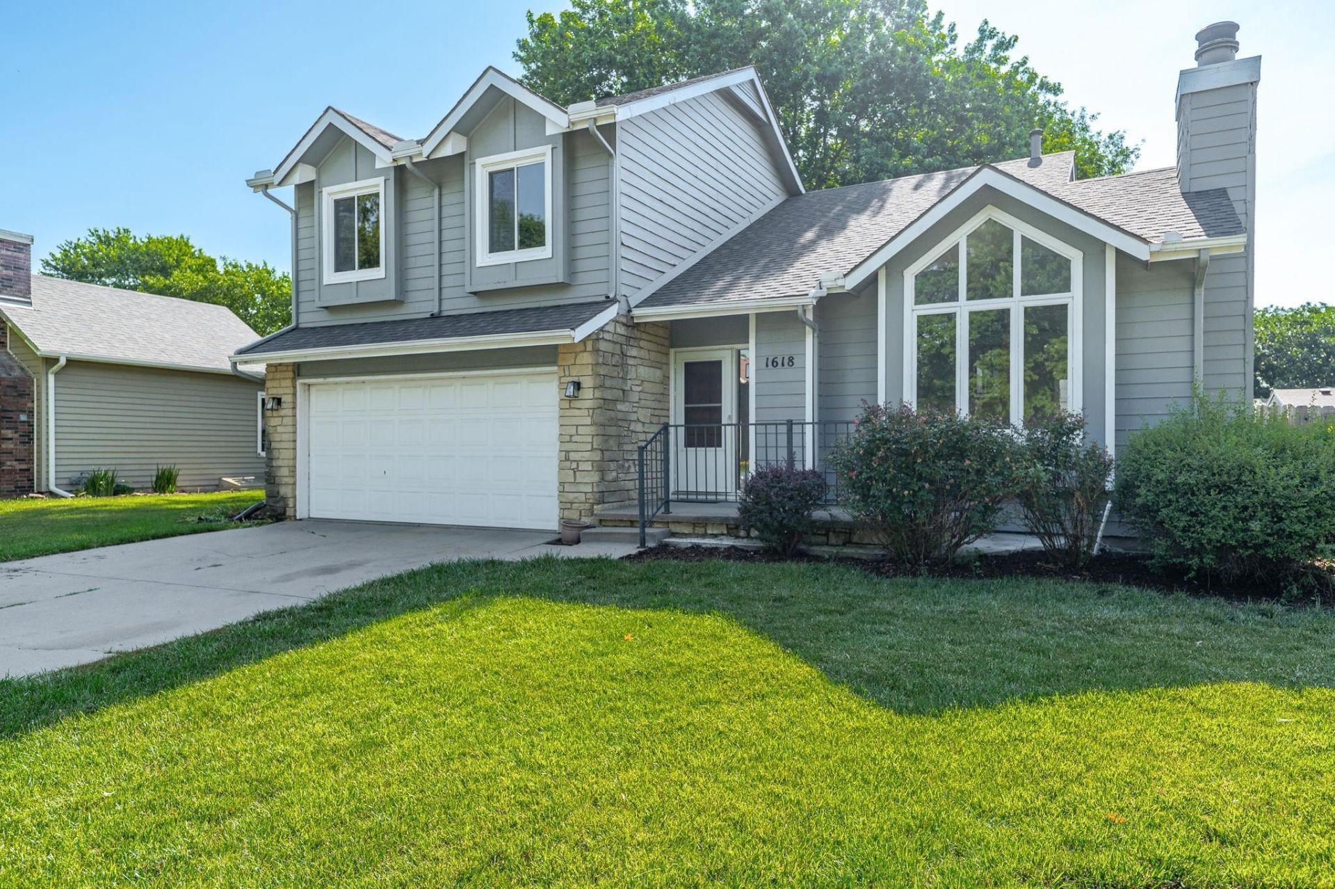 1618 N Chambers St, Wichita, KS 67212 Main Photo