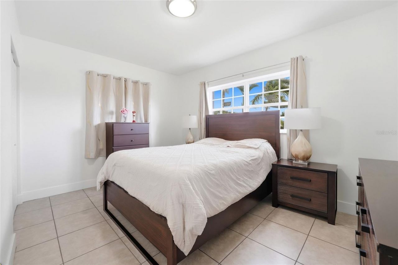 465 E 38th Street , Hialeah, FL 33013 Photo