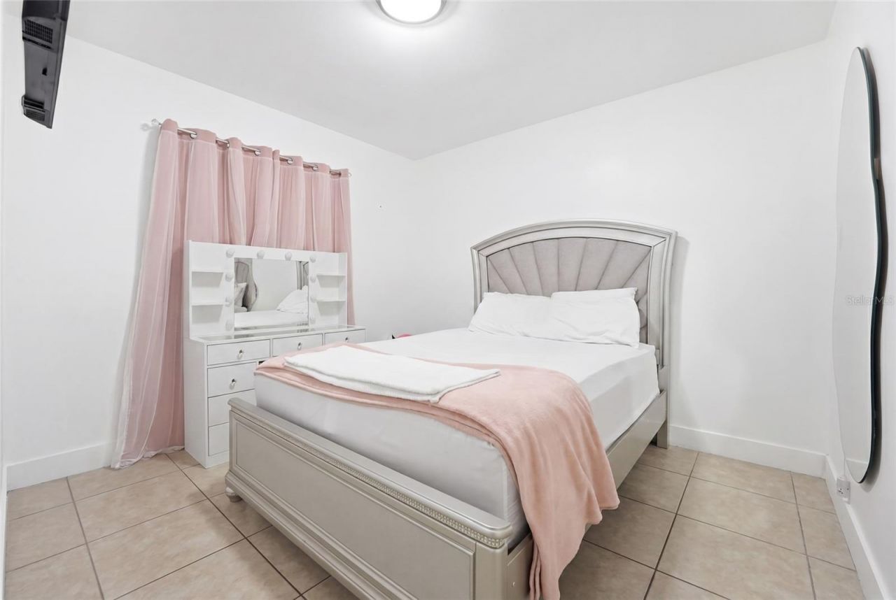 465 E 38th Street , Hialeah, FL 33013 Photo