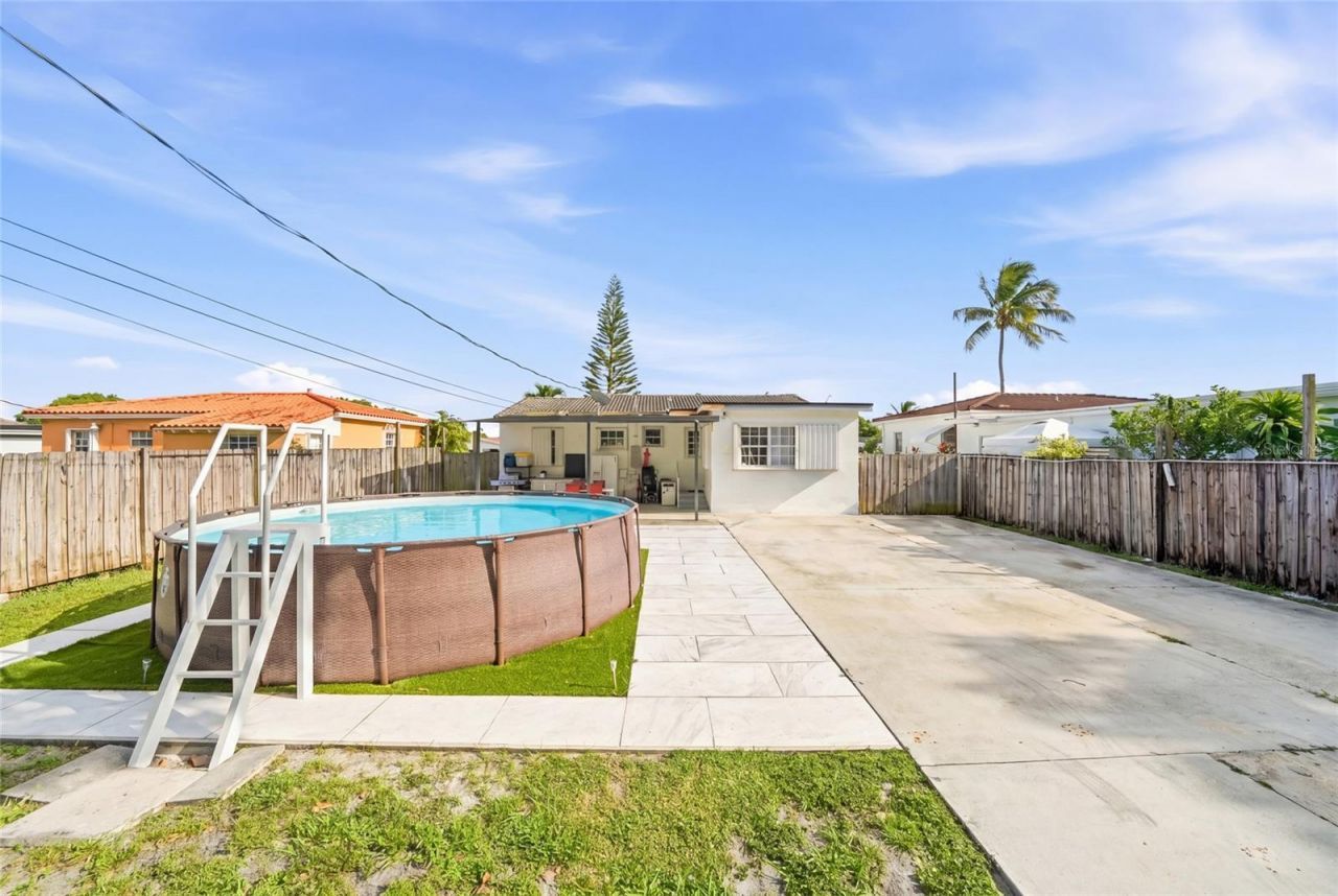 465 E 38th Street , Hialeah, FL 33013 Photo