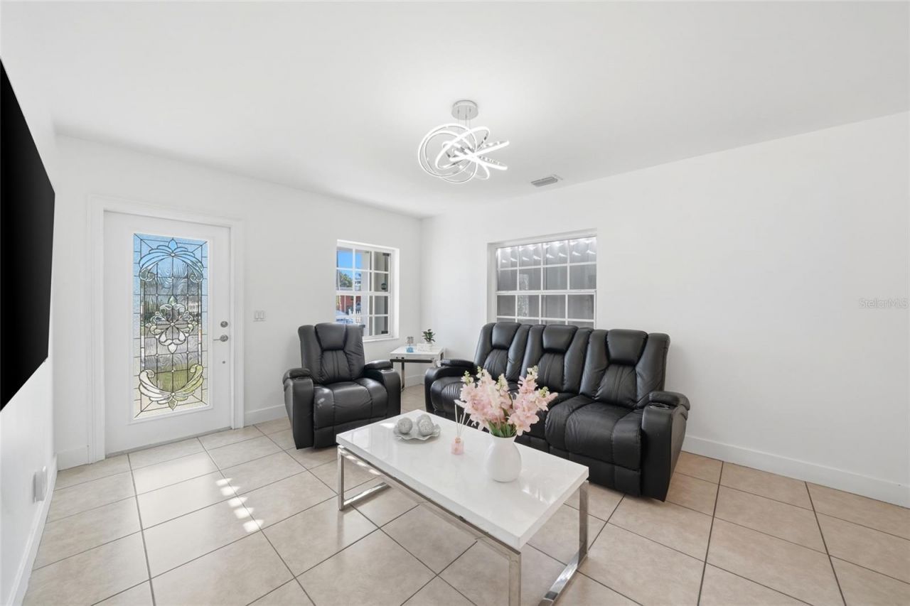 465 E 38th Street , Hialeah, FL 33013 Photo