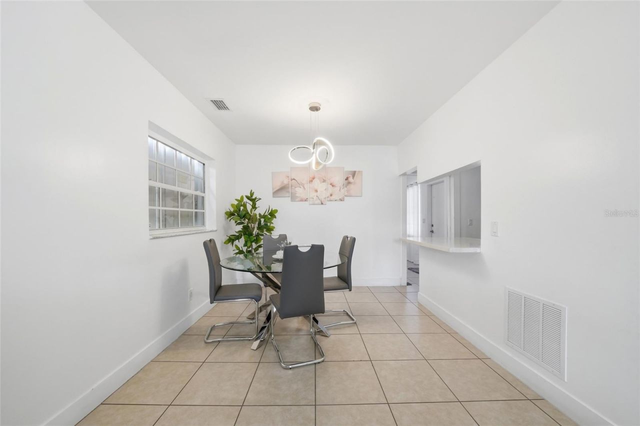 465 E 38th Street , Hialeah, FL 33013 Photo