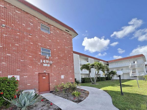 1490 NW 43rd Avenue, Unit 206, Lauderhill, FL 33313