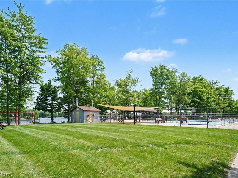 62 Rockaway Drive, Roaming Shores, OH 44085 Photo 10
