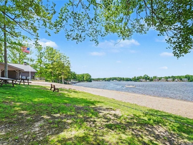 62 Rockaway Drive, Roaming Shores, OH 44085 Photo 13