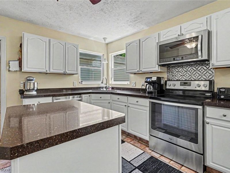 62 Rockaway Drive, Roaming Shores, OH 44085 Photo 18
