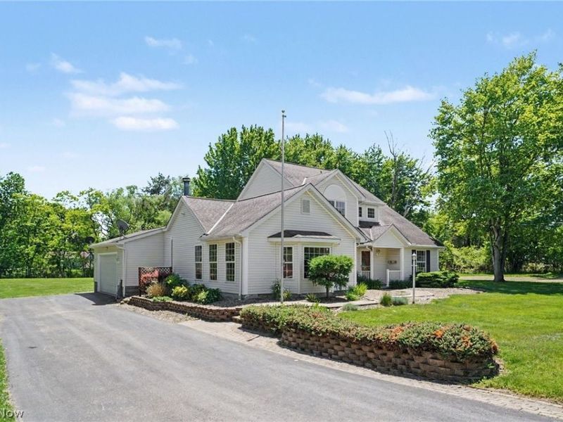 62 Rockaway Drive, Roaming Shores, OH 44085 Photo 2