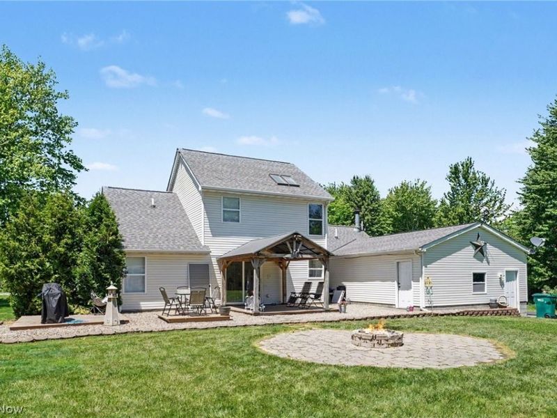 62 Rockaway Drive, Roaming Shores, OH 44085 Photo 4