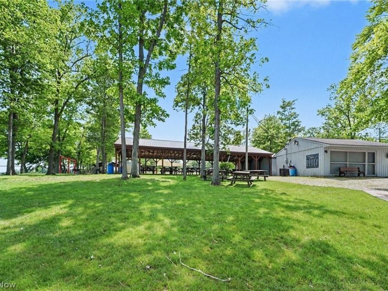 62 Rockaway Drive, Roaming Shores, OH 44085 Photo 9