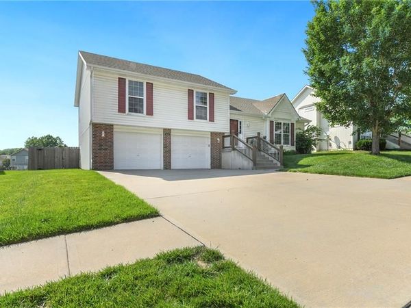 3918 Dixie Drive, Leavenworth, KS 66048