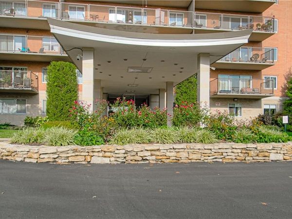 4550 Warwick Boulevard, Unit 1205, Kansas City, MO 64111
