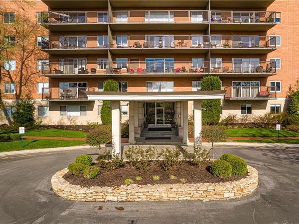 4550 Warwick Boulevard, Unit 1205, Kansas City, MO 64111