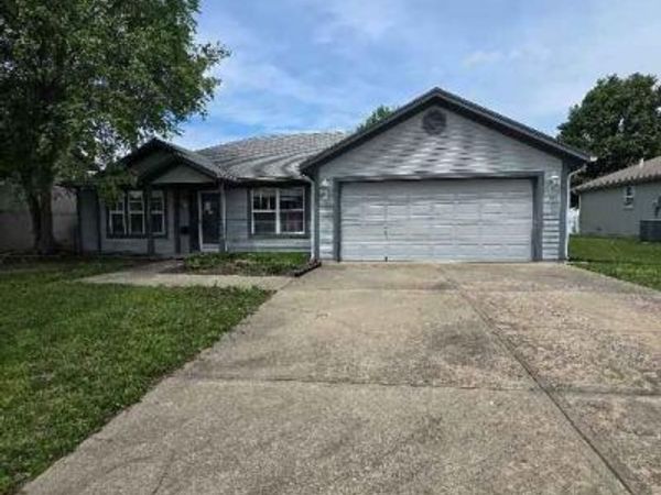 1208 Aspen Drive, Greenwood, MO 64034
