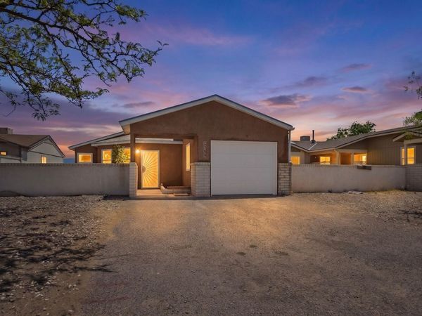346 Pearl Drive NE, Rio Rancho, NM 87124