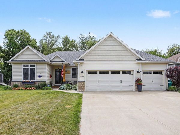2531 Avalon Woods Drive, Portage, MI 49024