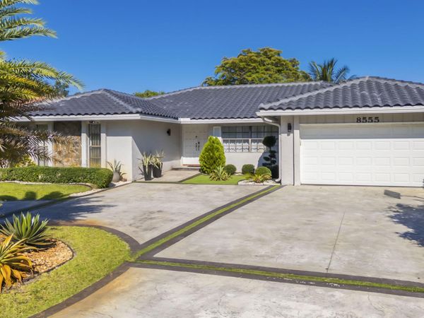 8555 SW 1st Place, Coral Springs, FL 33071