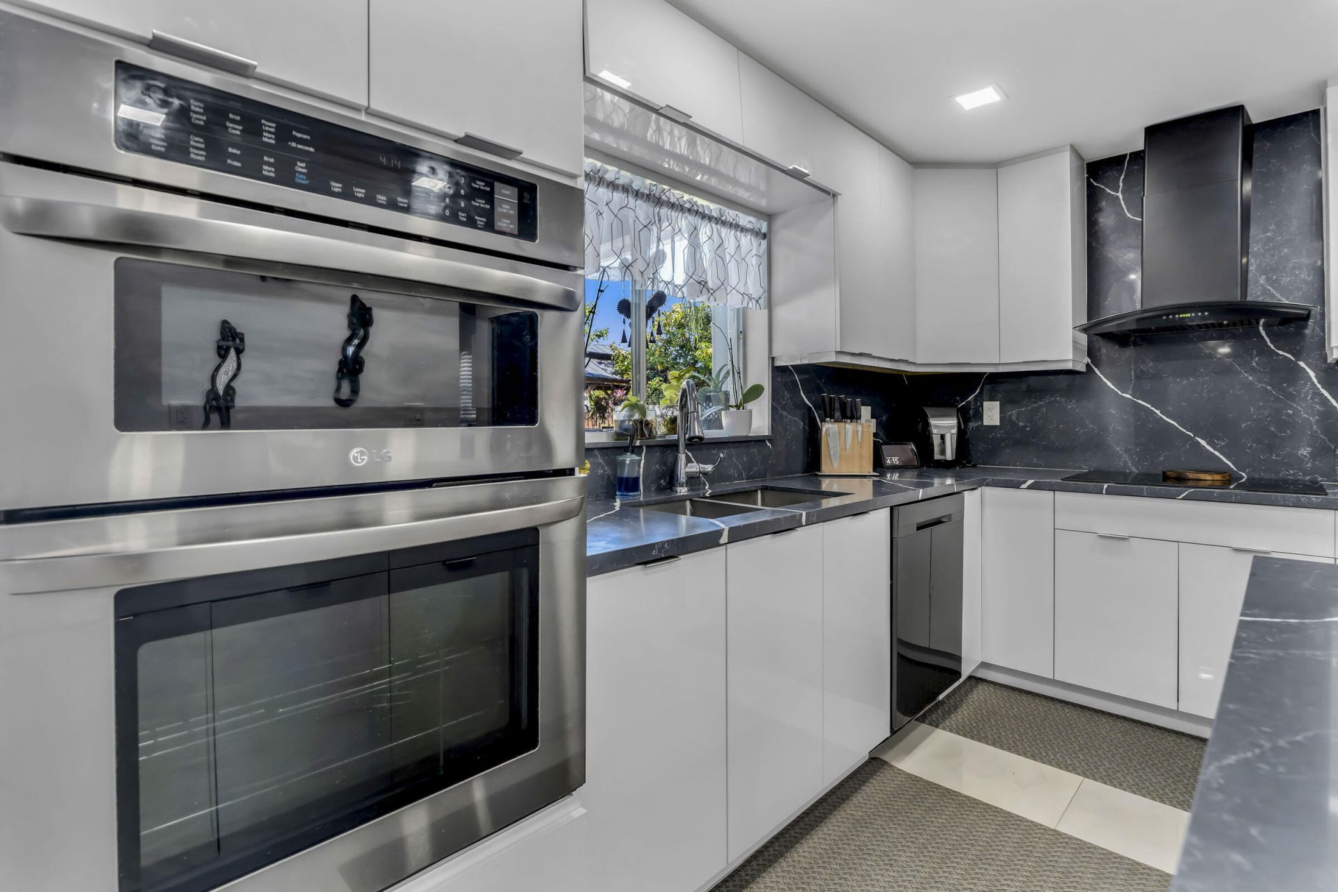 8555 SW 1st Place, Coral Springs, FL 33071 Photo