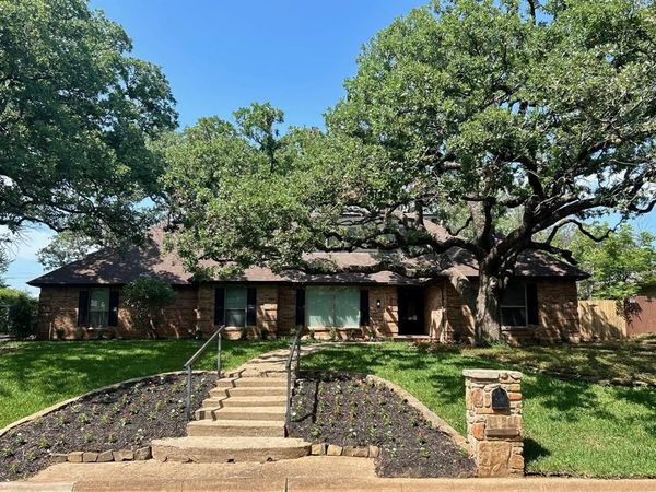3609 Country Club Road, Arlington, TX 76013