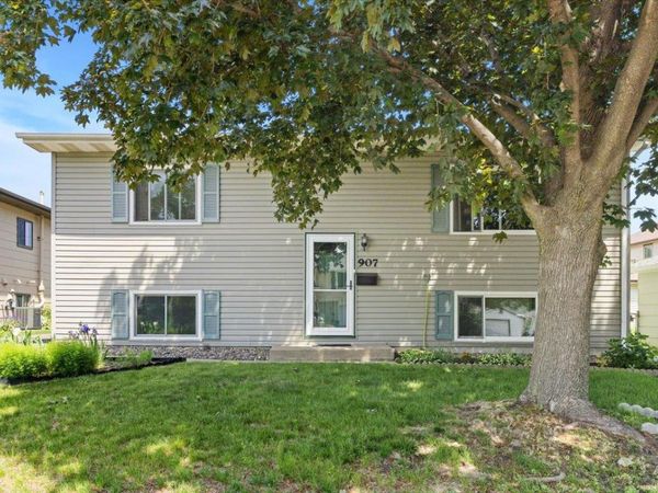 907 California Avenue W, Saint Paul, MN 55117