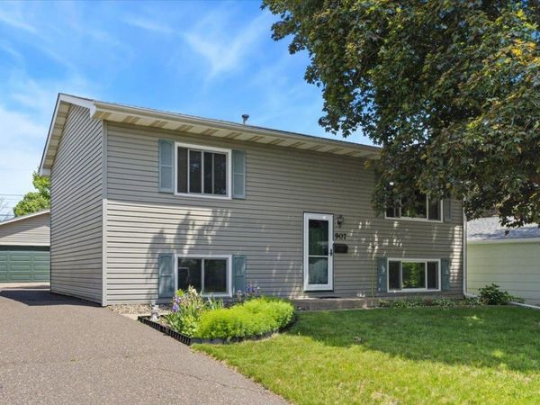 907 California Avenue W, Saint Paul, MN 55117
