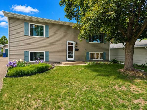 907 California Avenue W, Saint Paul, MN 55117