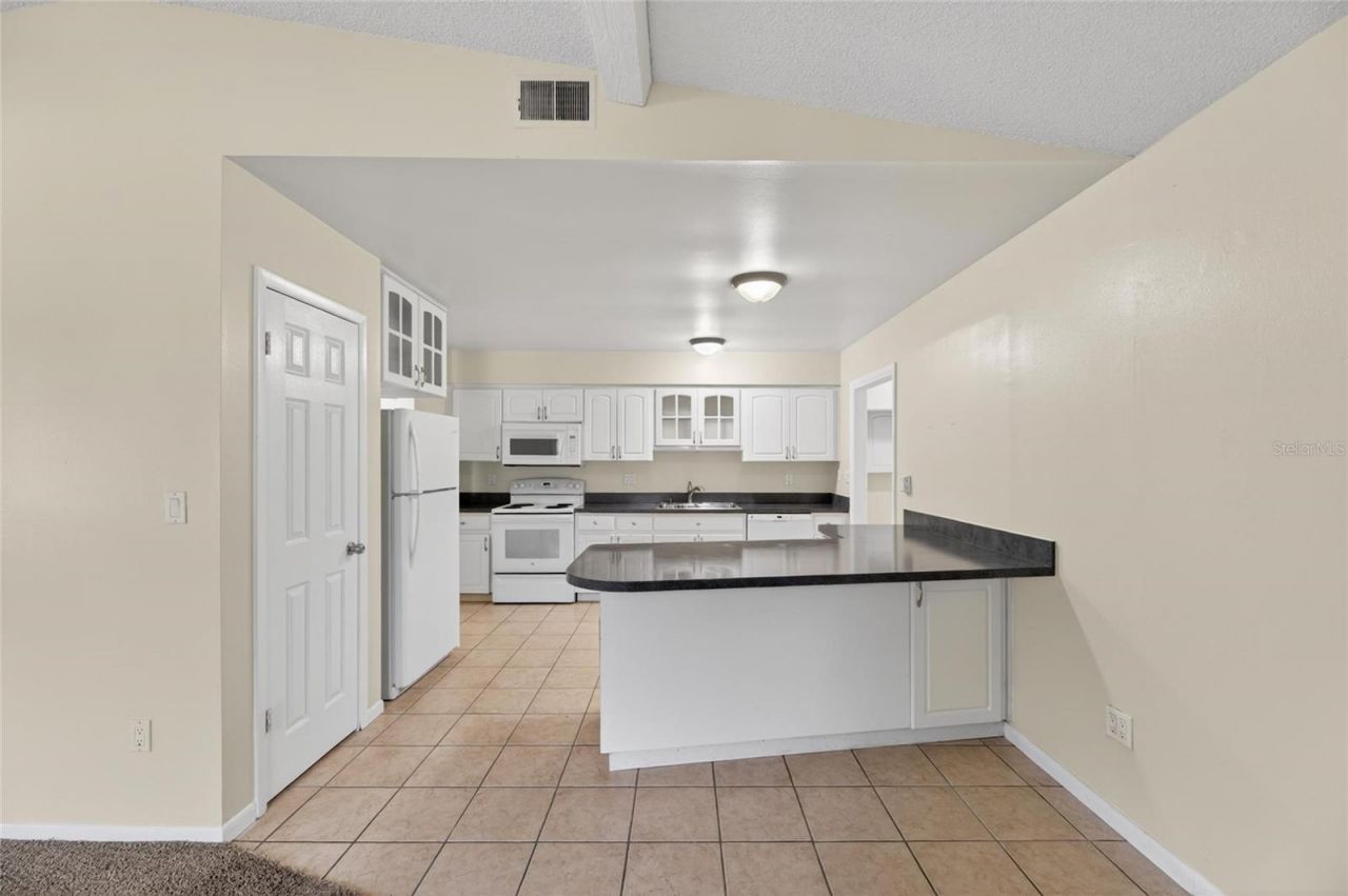 5001 Whiteway Drive , Tampa, FL 33617 Photo