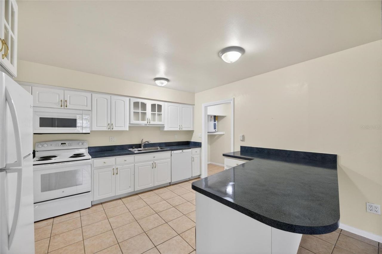 5001 Whiteway Drive , Tampa, FL 33617 Photo