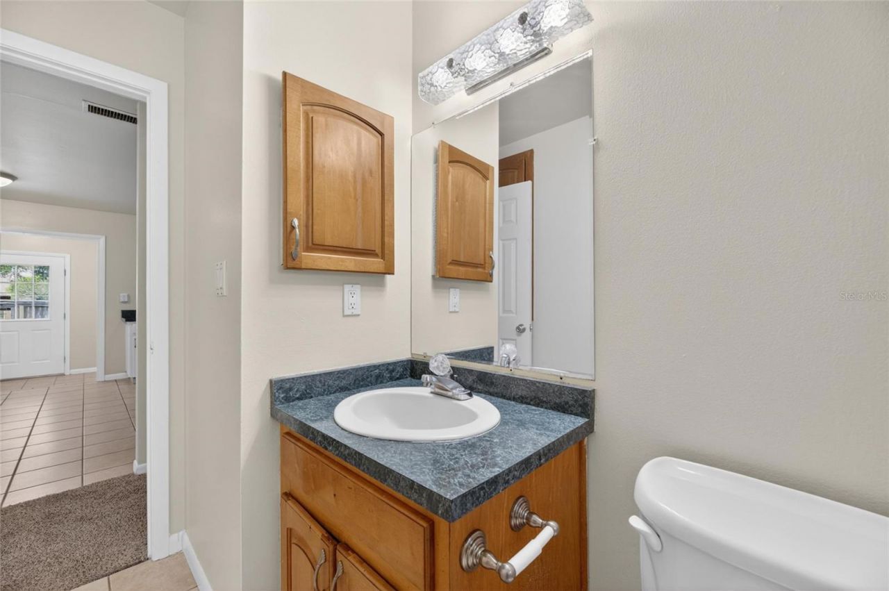 5001 Whiteway Drive , Tampa, FL 33617 Photo