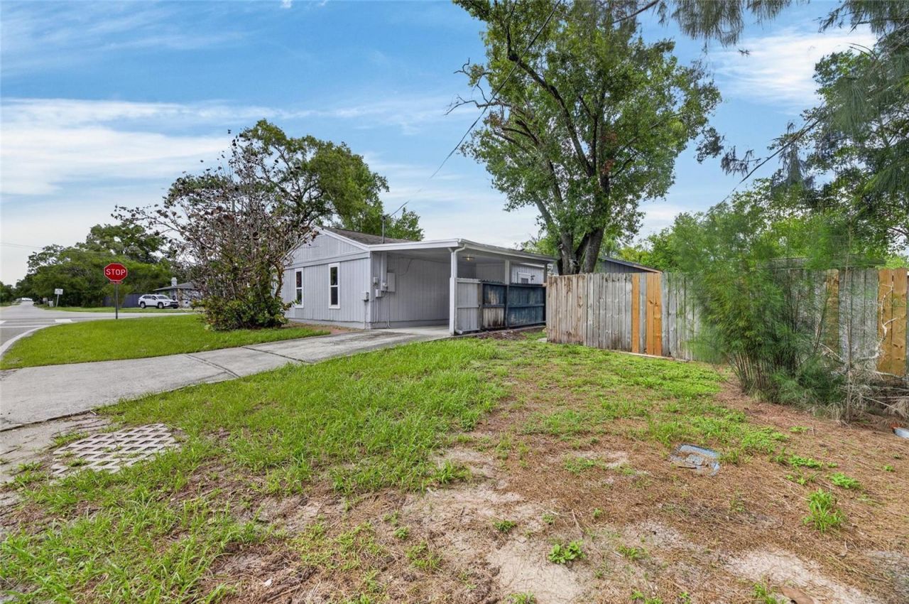 5001 Whiteway Drive , Tampa, FL 33617 Photo
