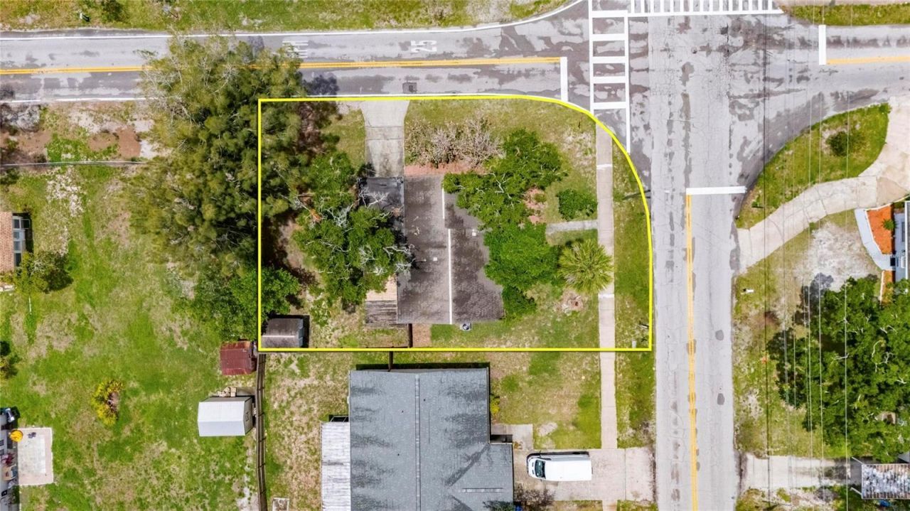 5001 Whiteway Drive , Tampa, FL 33617 Photo