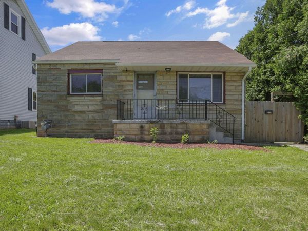 532 S Diamond Street , Mansfield, OH 44902