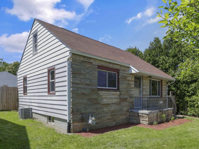 532 S Diamond Street , Mansfield, OH 44902 Photo 3