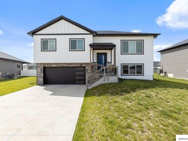 11721 N 144th St Street, Waverly, NE 68462