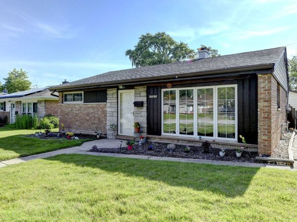 17927 Wildwood Avenue , Lansing, IL 60438
