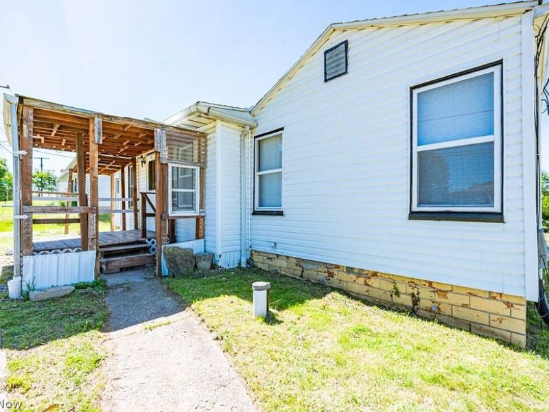 323 Steubenville Road SE, Carrollton, OH 44615 Photo 4