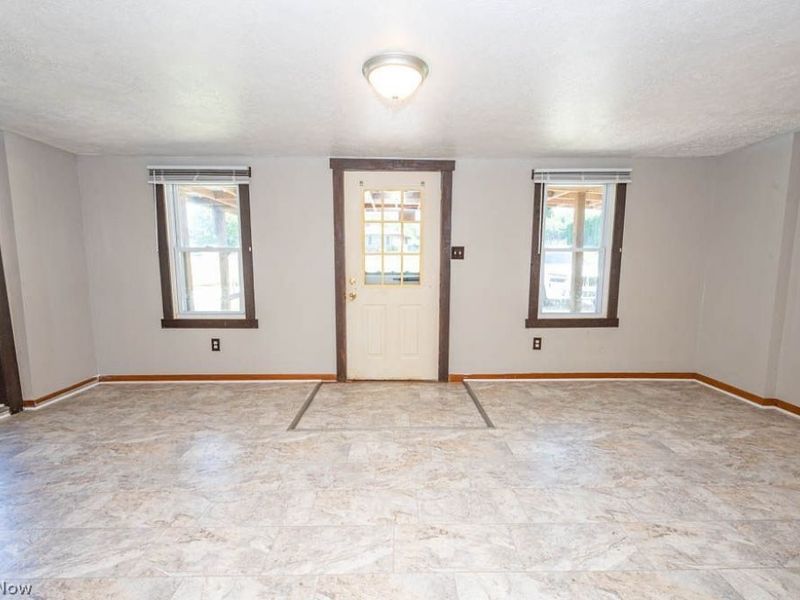323 Steubenville Road SE, Carrollton, OH 44615 Photo 6
