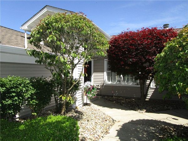 10 Golfwood Dr., Unit 10, Hermitage, PA 16148