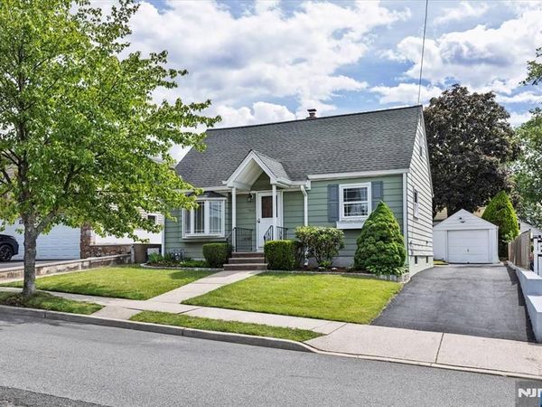 364 Roosevelt Avenue, LYNDHURST, NJ 07071