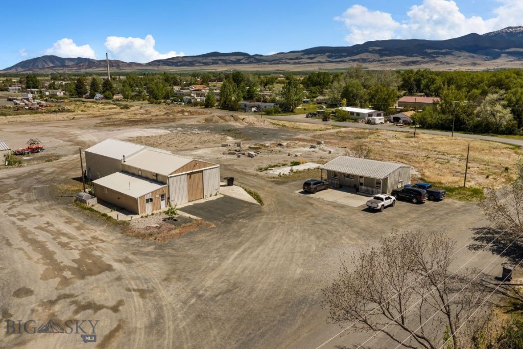 2 S Lincoln Street , Whitehall, MT 59759 Main Photo