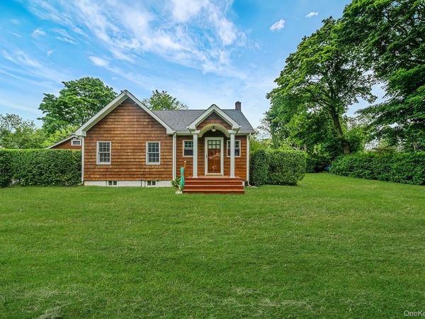 75 Champlin Avenue , Bellport, NY 11713