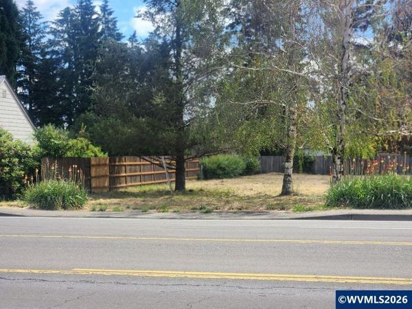 4762 Lancaster Dr NE, Salem, OR 97305