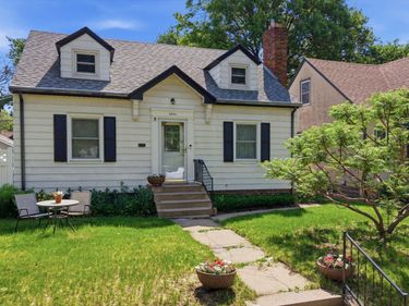 4354 Sheridan Avenue N, Minneapolis, MN 55412