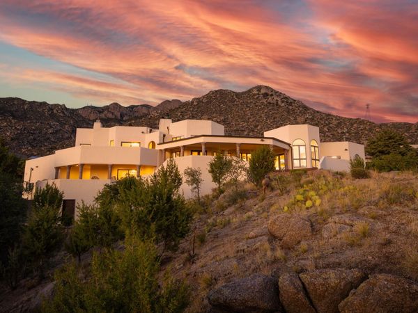 2 Sandia Heights, Albuquerque, NM 87122