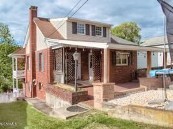 1550 W MULBERRY Street , Coal Township, PA 17866