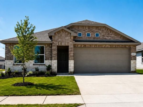2201 BAKERSFIELD Drive, Fort Worth, TX 76036