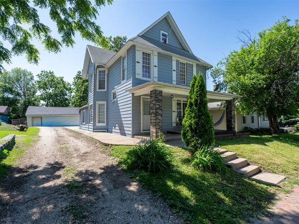 918 E 12TH Street , Des Moines, IA 50316