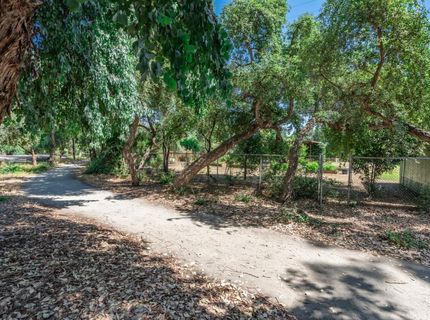 5426 Columbia Dr, Fresno, CA 93727 Photo