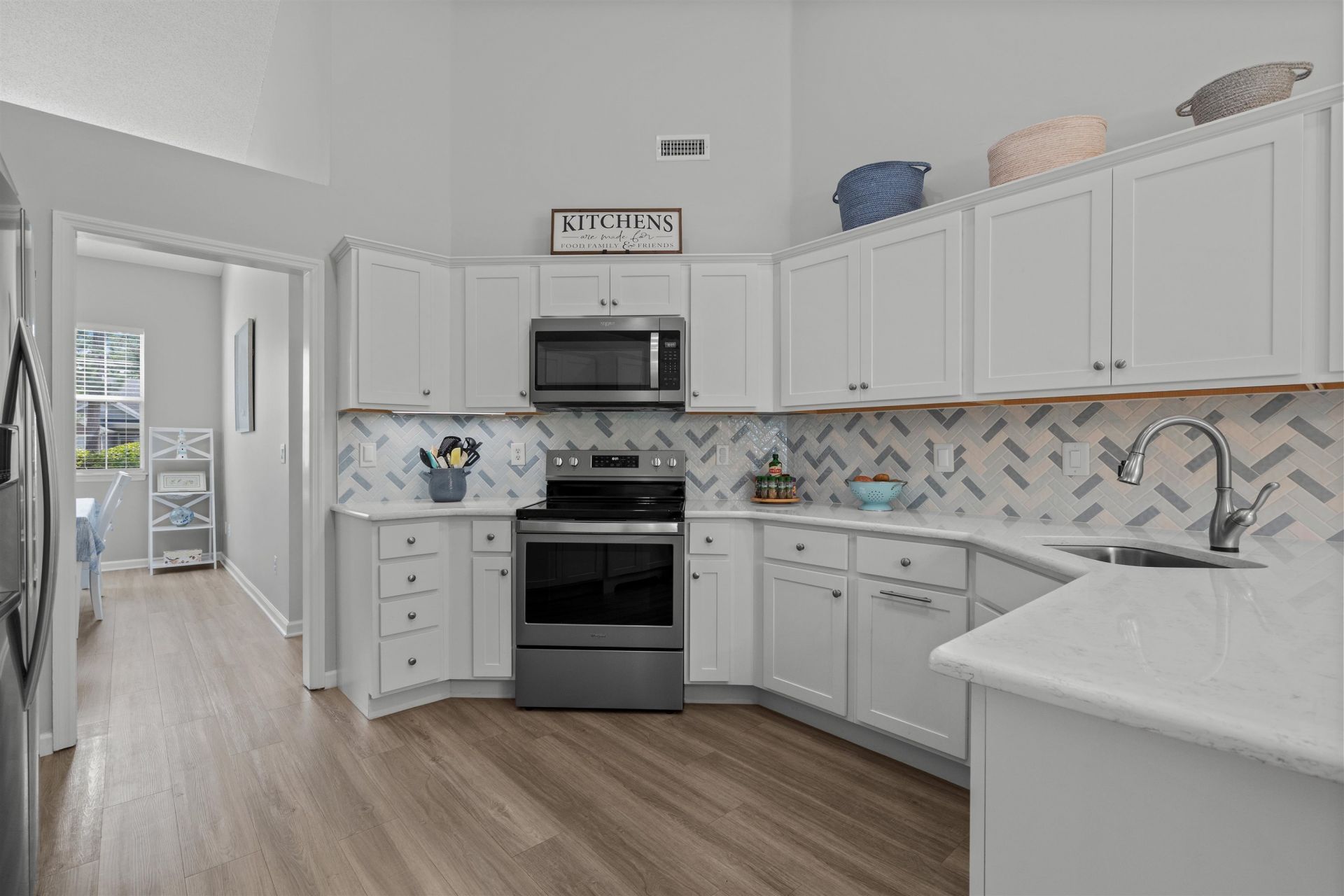 1204 Loblolly Ln. Photo 6