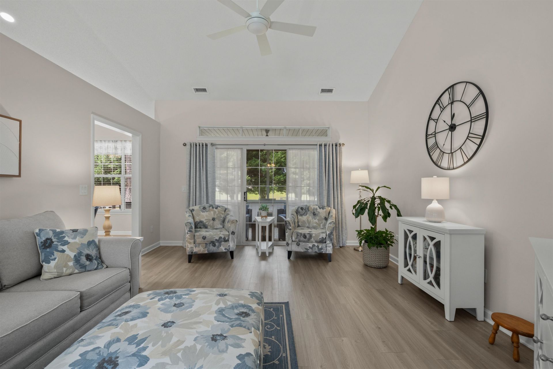 1204 Loblolly Ln. Photo 9