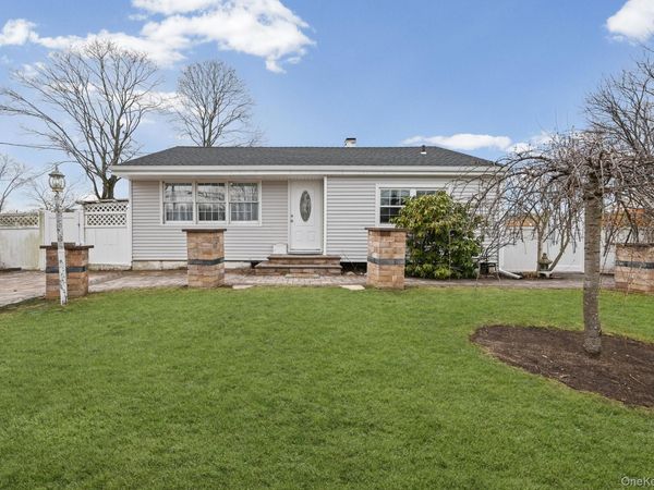186 Westwood Drive , Brentwood, NY 11717